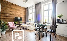 Way2Stay Apartment With Parking